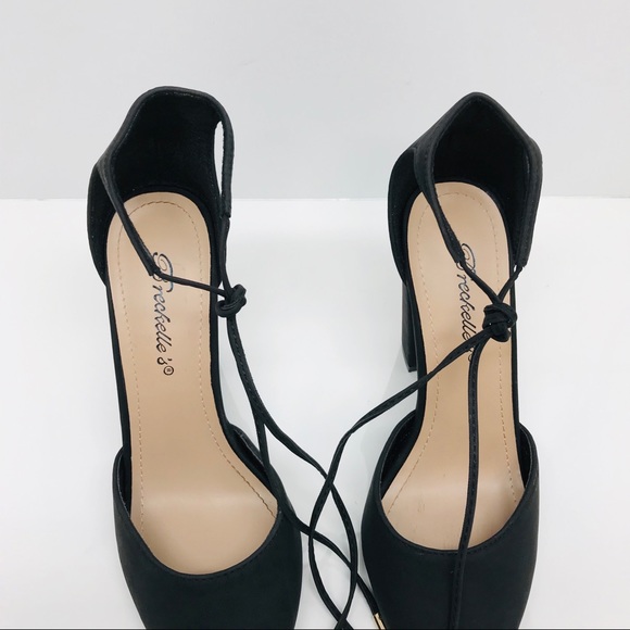 Breckelle’s Point Toe Black High Heels - Picture 3 of 11